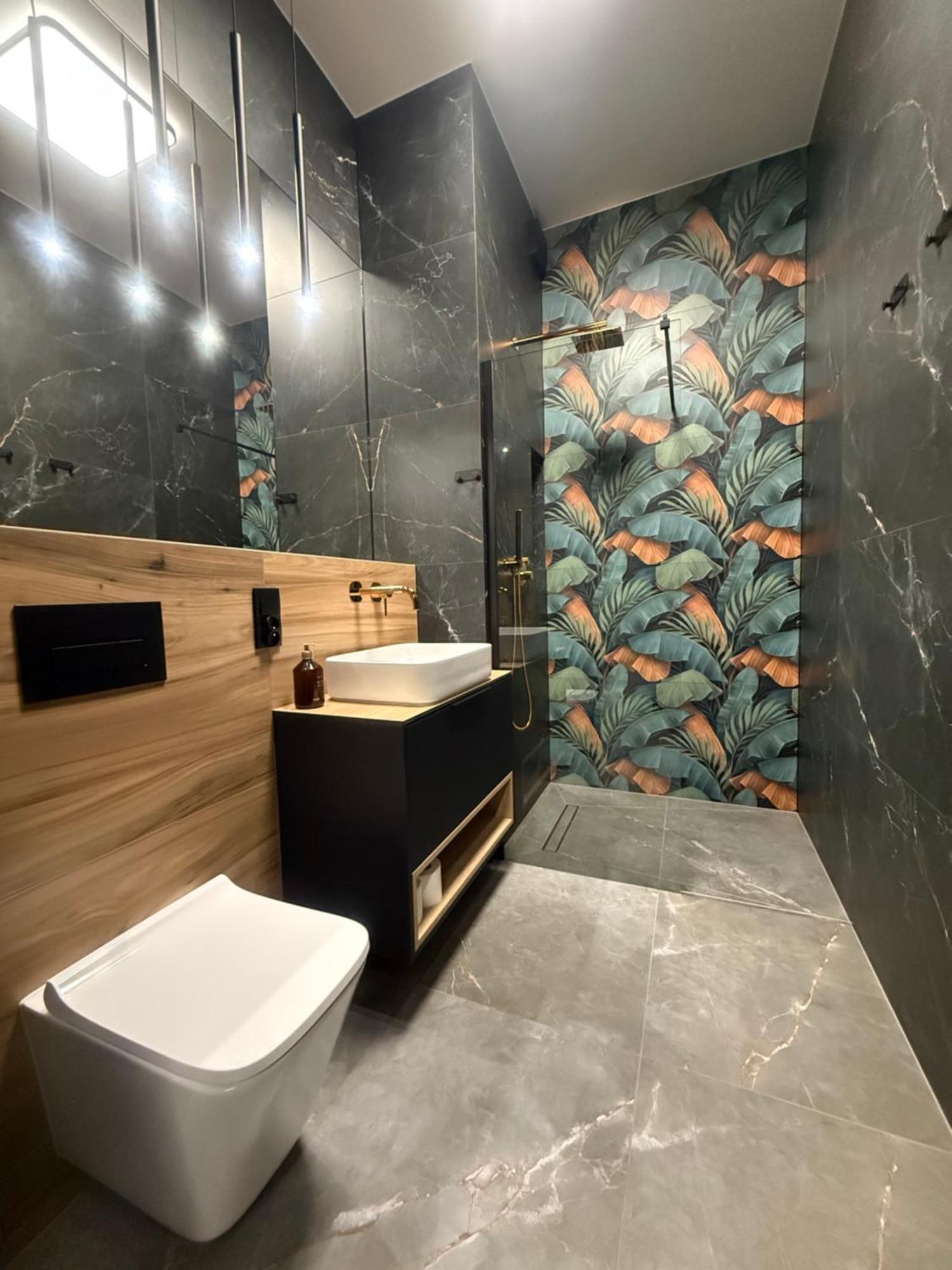 Apartment Deluxe Industrial Free Parking, Swimming Pool, Sauna & Gym