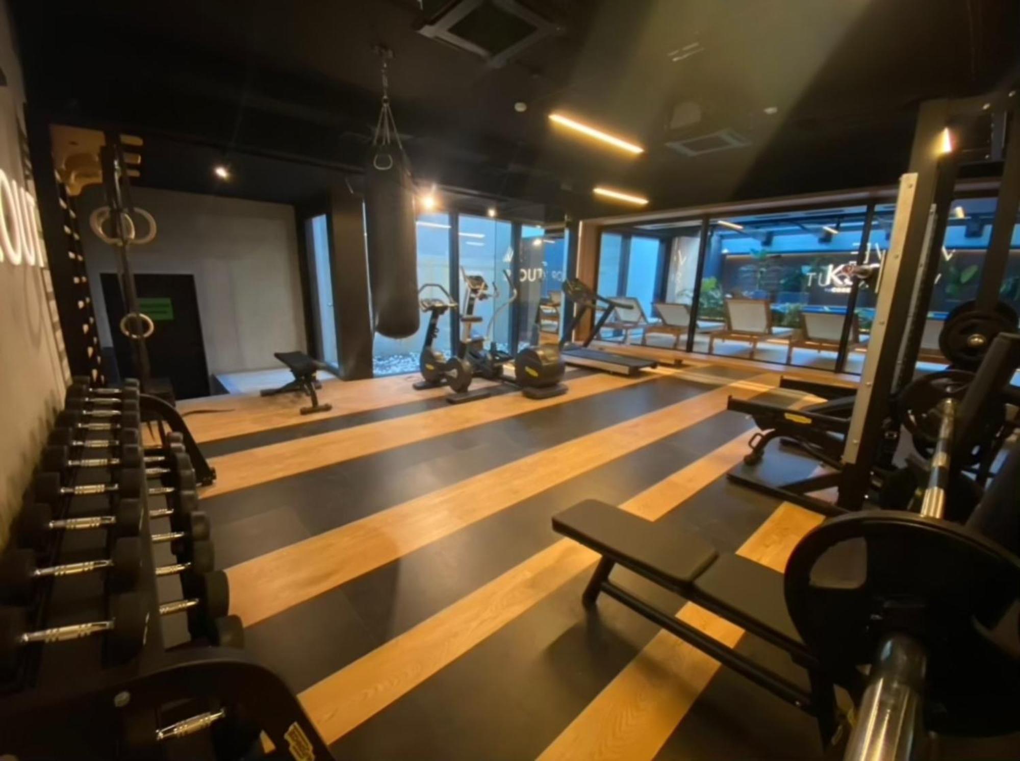 Deluxe Industrial Free Parking, Swimming Pool, Sauna & Gym